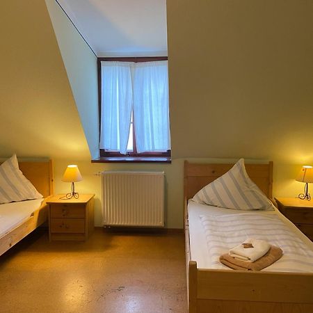 Rittergut Nickelsdorf Hotell Exteriör bild